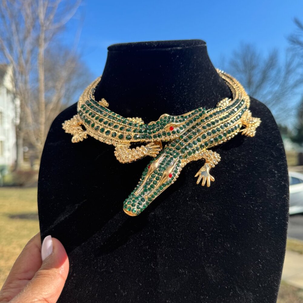 ALIGATOR DARK GREEN 2025 FAMILY NECKLACE